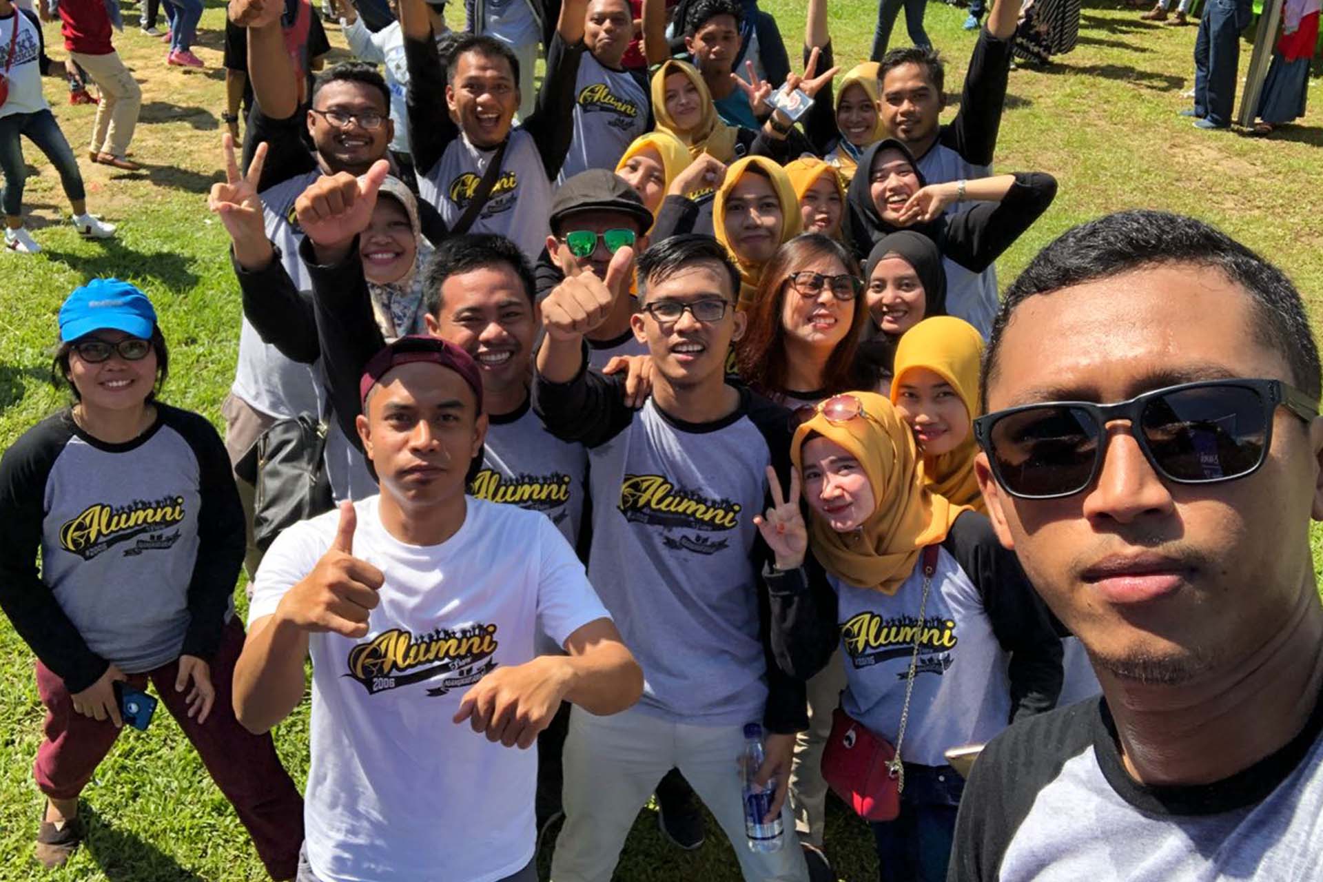 Kaos Polos dan Sablon Personal