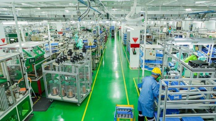 Kunjungan Ke Pabrik Elektronik