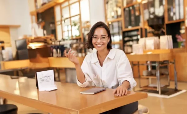 Tips mengelola bisnis bagi pemula supaya berhasil melalui pengaturan keuangan dan strategi bisnis