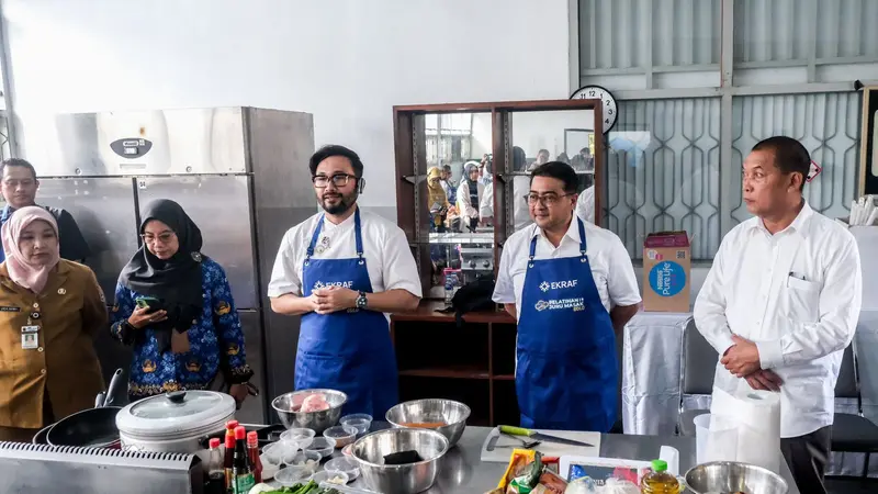 Pelatihan staf pengelola dapur