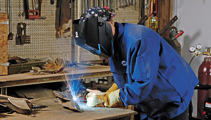welder fabrikasi baja