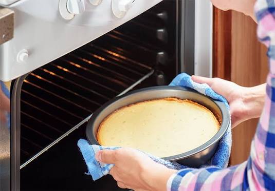 kenapa kue gosong di oven
